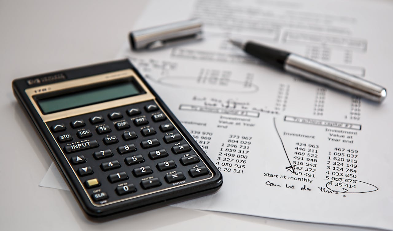 How to Build a Paid Media Budget for B2B SaaS in 2025